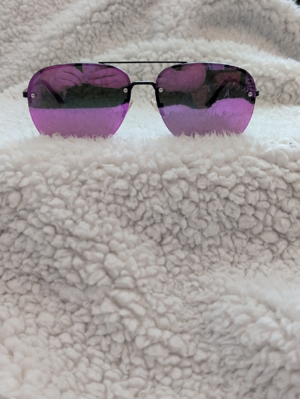 Women’s Purple Rimless Aviator Sunglasses